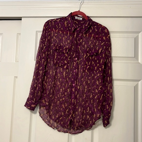 Lynn Silk Chiffon Leopard Top - Picture 3 of 5